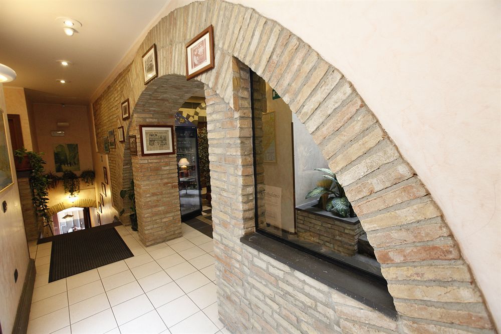 Arcobaleno Rooms กาญารี ภายนอก รูปภาพ